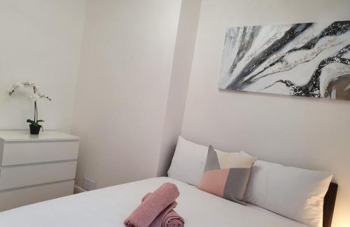 Glasgow Apartamento | Glasgow Comfortable and Modern 3 Bedroom Mid Terraced Villa