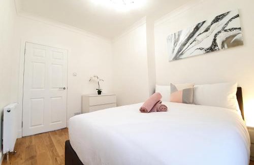Glasgow Apartamento | Glasgow Comfortable and Modern 3 Bedroom Mid Terraced Villa
