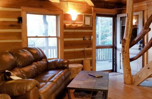 Fairview Casa | Glass Mountain Treehouse