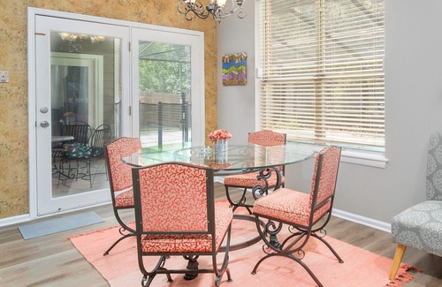 Mandarin Casa | ~Glass Splash Pad Sleeps 12 Heated Pool & Spa~