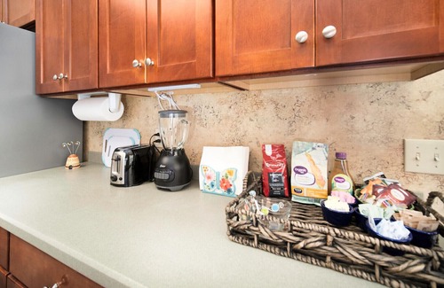 Mandarin Casa | ~Glass Splash Pad Sleeps 12 Heated Pool & Spa~