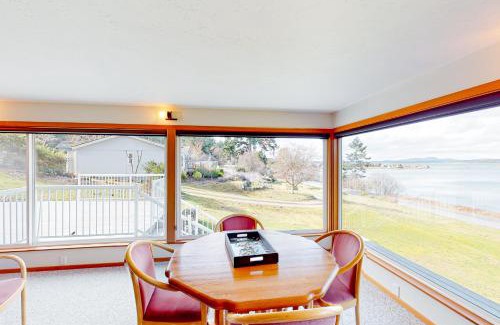 Lopez Island Casa | Gleeson's Bay House