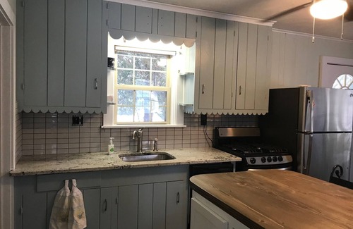 Empire Casa | Glen Arbor Area Cottage - Lago Little Glen w / muelle privado