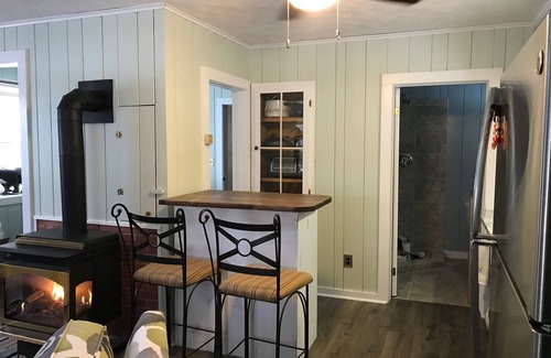 Empire Casa | Glen Arbor Area Cottage - Lago Little Glen w / muelle privado