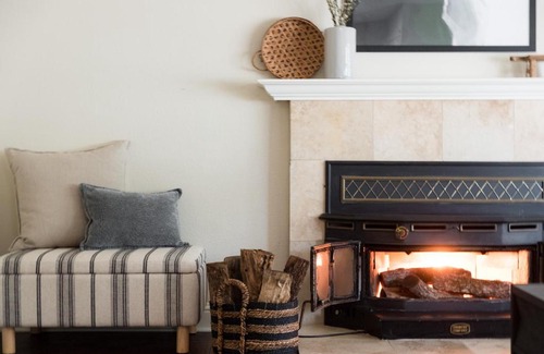 North Junior College Neighborhood Association Casa | Glen by AvantStay Sleek Charming Home in Wine Country w Pool Hot Tub