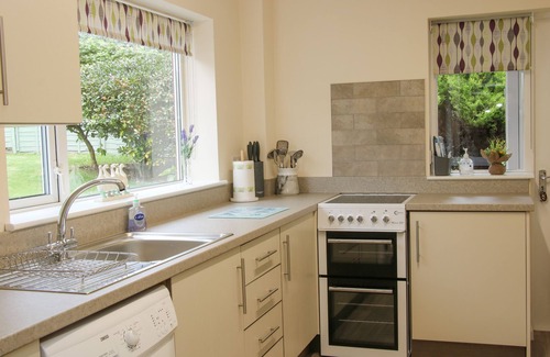 Madeley Cabaña | GLEN HELEN, family friendly, with a garden in Madeley