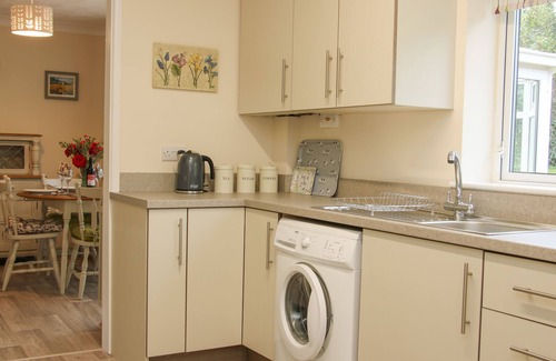 Madeley Cabaña | GLEN HELEN, family friendly, with a garden in Madeley