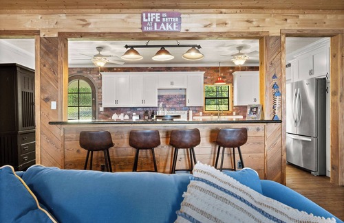 Florien Casa | Glen Oaks Lakeside Lodge-Spacious 5-bedroom-Near Pleasure Point-Big Views