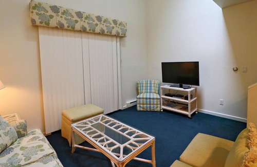 Chautauqua Casa | Glen Park C4 2 Bedroom Condo by Redawning