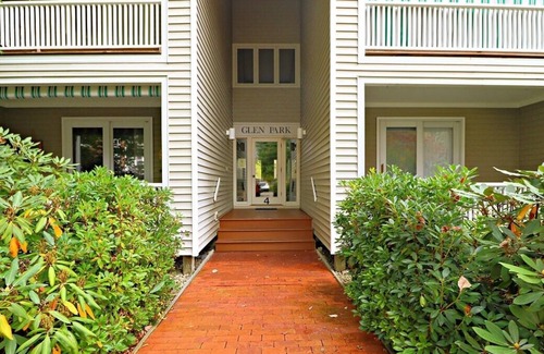 Chautauqua Casa | Glen Park C4 2 Bedroom Condo by Redawning