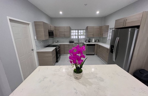 Glencoe Casa | Glencoe Townhome With Loft Jacuzzi and Pool
