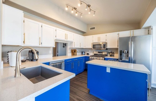 La Buena Vida Condominio | Glendale Keim 4 Bedroom Home by RedAwning