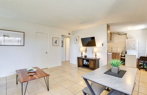 Glendale Condominio | Glendale Unit w/ Private Yard Near Sports Venues!