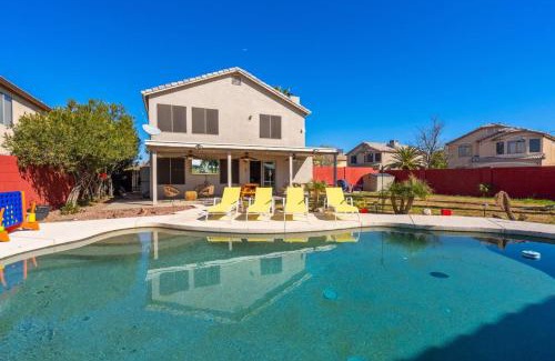 Larissa Casa | Glendale w Pool & Games