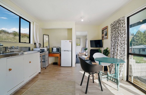 Wanaka Casa | Glendhu Station Cottage - Glendhu Bay Holiday Home