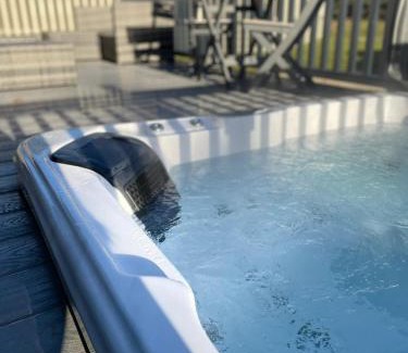 Allerthorpe Casa | Gleneagles Lodge with Hot Tub