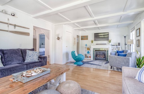 Gleneden Beach Casa | Casa recientemente remodelada en Gleneden Beach con Fire Pit y Large Fenced Yard