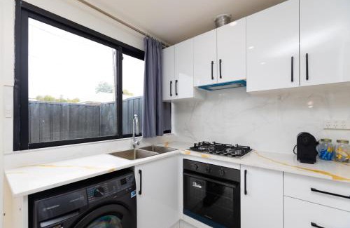 Glenelg North Casa | Glenelg North Modern Studio, QBed,Wifi, Pet