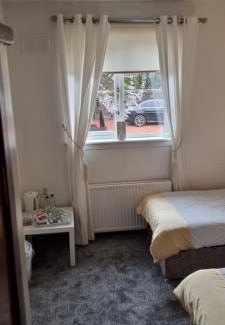 Balloch Cama Y Desayuno | Glenfern Guest House and a separate Cottage with its own private hot tub