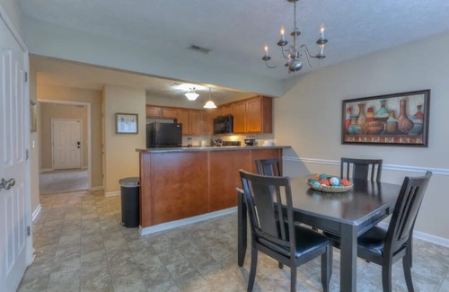 La Vergne Casa | Glenmore-Quiet, home near EVERYTHING!