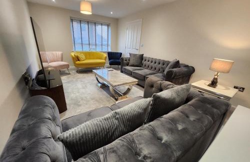 Wellingborough Casa | Glenvale House, Long & Short Stay In Wellingborough, Perfect Weekends!