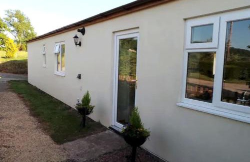Usk Casa | Glenview Lodge accommodation, Monmouthshire