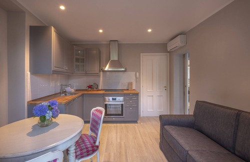 Belgirate Apartamento | GLICINE di Forestry MAGNOLIA