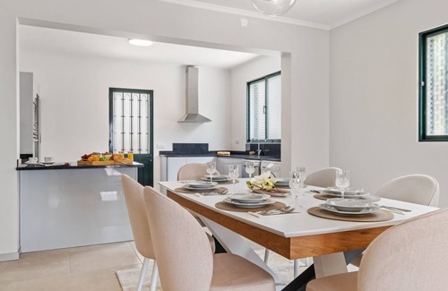 Santa Maria Maior Chalet De Esquí | Glimpse of the City by Madeira Sun Travel