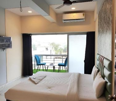 Sakinaka Casa | Glitz Hotels A Residency - Nr International Airport Mumbai