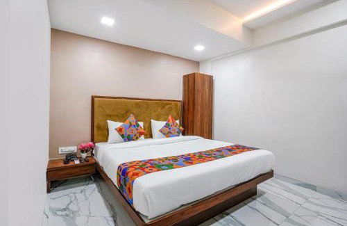 Vashi Casa | Glitz Hotels - Seven 7 Star