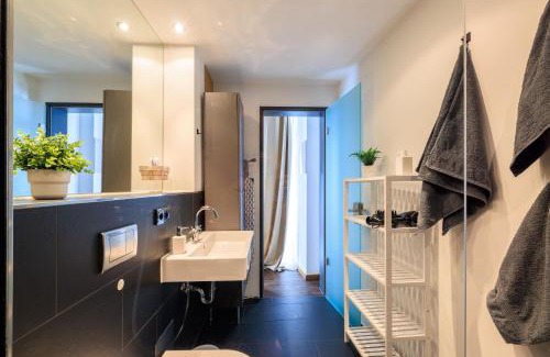 Innenstadt - Sankt Ulrich-Dom Apartamento | Global Living - Design Apartment I Rathausplatz I Kitchen I Augsburg