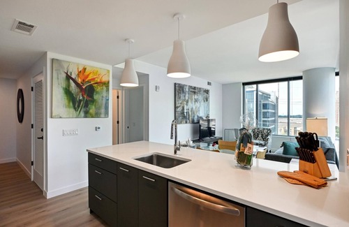 Reston Apartamento | Global Luxury Suites at Town Center