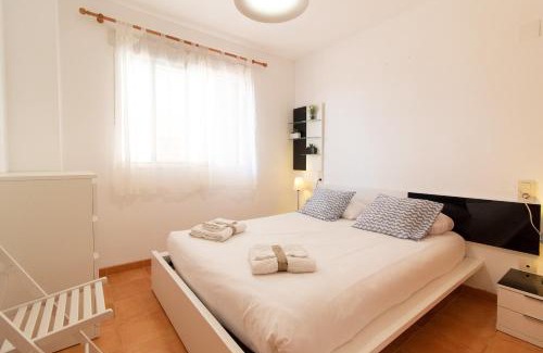 Canet de Berenguer Apartamento | Global Properties, Practico apartamento con piscina en la playa de Canet