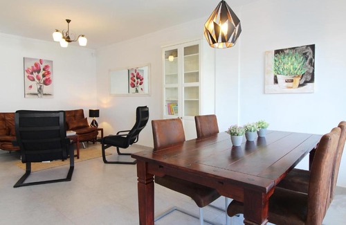 Almarda Casa | Global Properties, Bonito adosado con jardin en la playa de Almarda