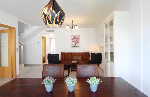 Almarda Casa | Global Properties, Bonito adosado con jardin en la playa de Almarda