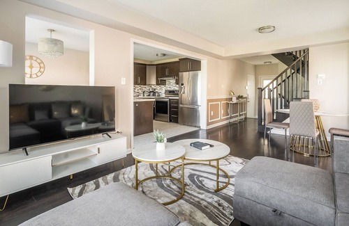Brampton Villa | GLOBALSTAY. Modern 3BR House in Brampton. BBQ, parking