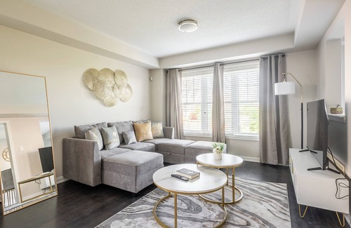 Brampton Villa | GLOBALSTAY. Modern 3BR House in Brampton. BBQ, parking