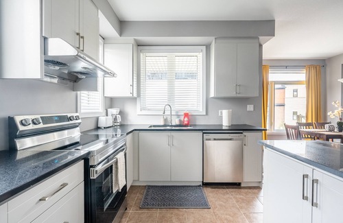 Stoney Creek Apartamento | GLOBALSTAY. Modern Lake Ontario Townhomes