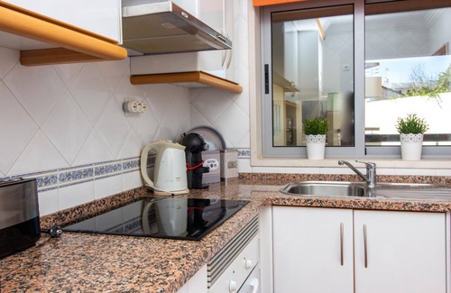 Montechoro Apartamento | Globe 33 Apartment | Top Location & The Strip Albufeira