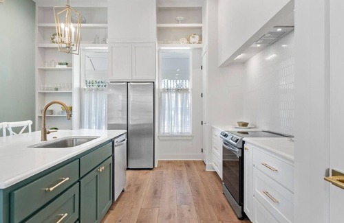 Brazos Casa | Gloria Estate- 2 blocks to Silos