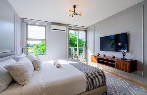 Panama City Apartamento | Glorious 1BR with Balcony in Panama Pacifico