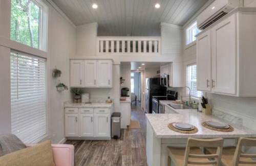 Monteagle Casa | Glorious Cabin with Barbecue and Fire Pit in Monteagle, Tennessee