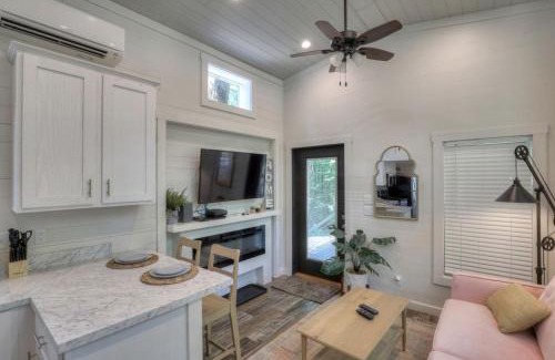 Monteagle Casa | Glorious Cabin with Barbecue and Fire Pit in Monteagle, Tennessee