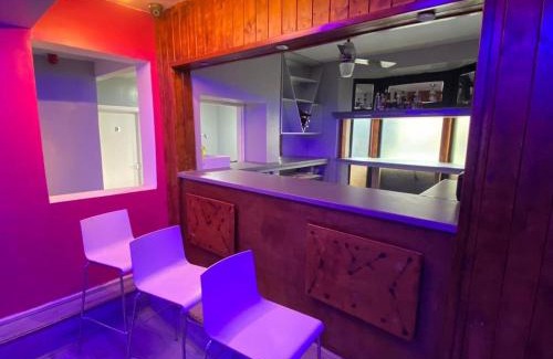 Tipton Cama Y Desayuno | Glorious catering & Restaurant BnB