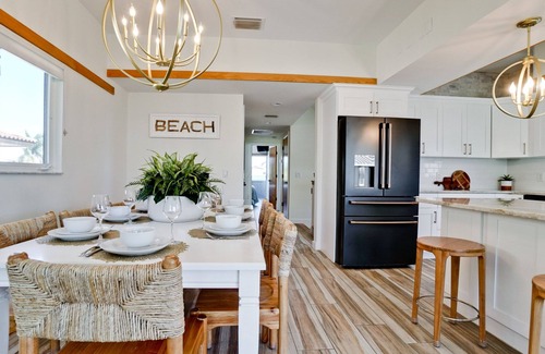 Ilexhurst Casa | GLORIOUS DAZE Beach House POOL! SPA! GOLFCART! ELEVATOR! PUTTING GREEN!