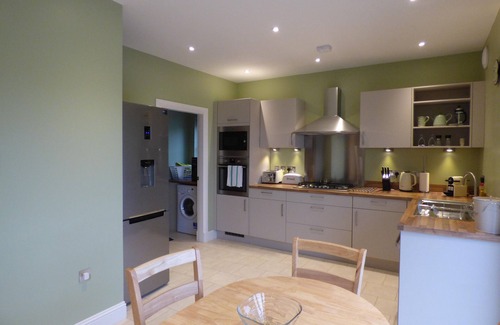 Crieff Cabaña | Glorious Gardeners Cottage - Sleeps 4