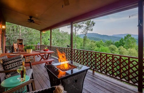 Franklin Casa | Glorious Mountain View! - Still's Hill