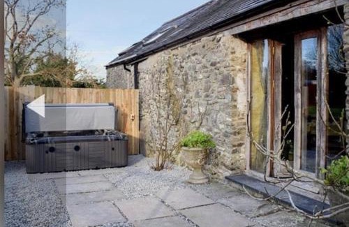 Llanon Casa | Glovers cottage private hot tub and super king