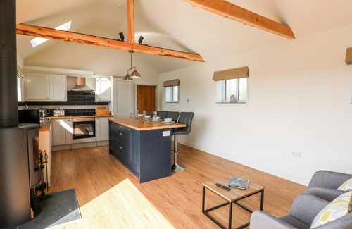 Efailwen Cabaña | GLOWTY BRYNBEDW, pet friendly, luxury holiday cottage in Efailwen