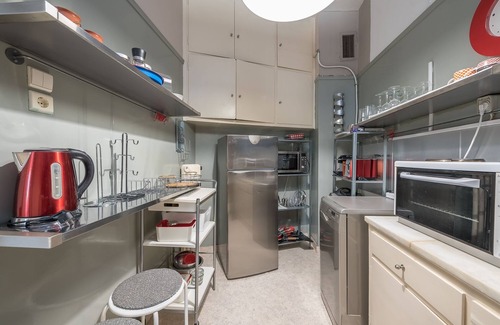 Glyfada Apartamento | Glyfada Central Walk to Shops, Near Beach